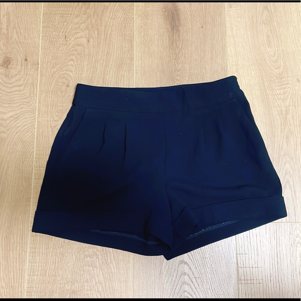 Mid Rise Dress Pleated Shorts